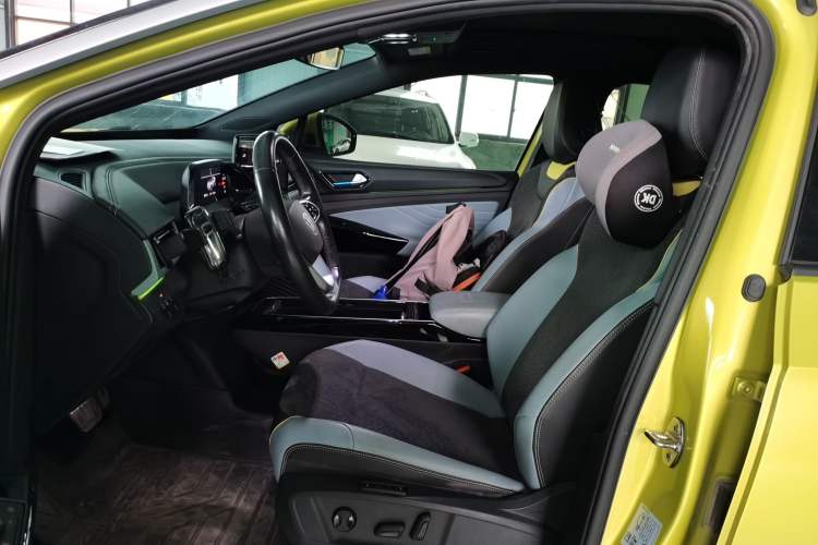 Used Volkswagen ID.4 X 2021 Pro Smart Long-Range Edition Left Front Seat