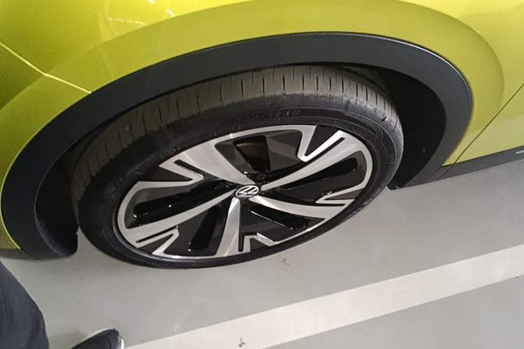 Used Volkswagen ID.4 X 2021 Prime Kinergy Four-Wheel Drive Edition Left Front Wheel Hub