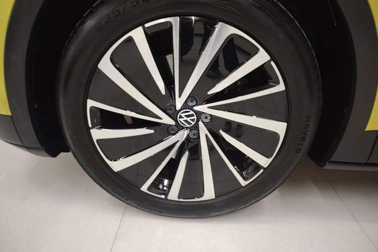 Used Volkswagen ID.4 X 2021 Pro Smart Long-Range Edition Left Front Wheel Hub