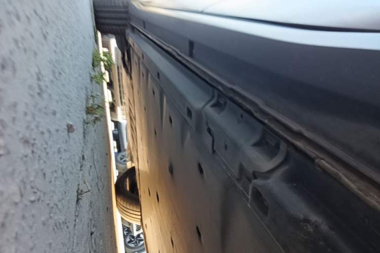 Used Volkswagen ID.4 X 2021 Pro Smart Long-Range Edition Left Side Sill