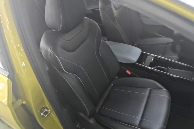 Used Volkswagen ID.4 X 2021 Pure Edition Right Front Seat