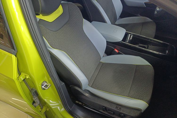 Used Volkswagen ID.4 X 2021 Pro Smart Long-Range Edition Right Front Seat