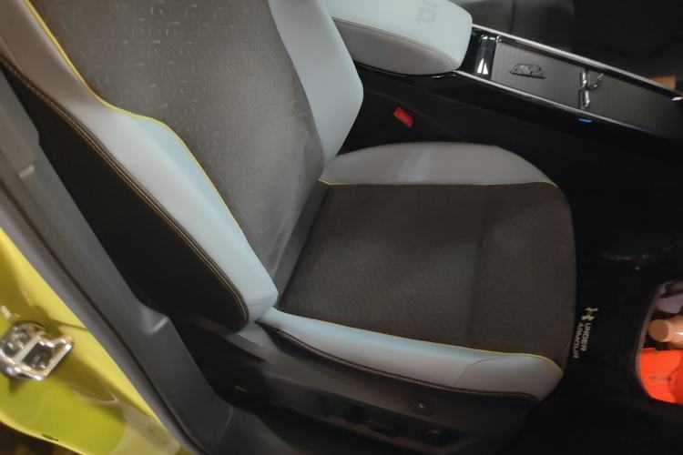 Used Volkswagen ID.4 X 2021 Pro Smart Long-Range Edition Right Front Seat