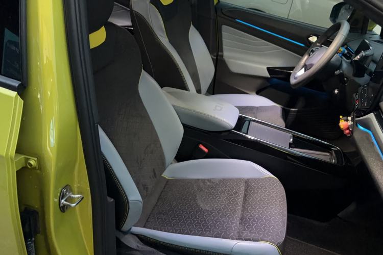 Used Volkswagen ID.4 X 2021 Pro Smart Long-Range Edition Right Front Seat