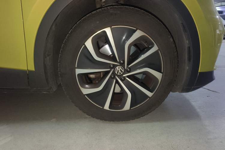 Used Volkswagen ID.4 X 2021 Pure Edition Right Front Wheel Hub