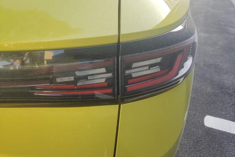 Used Volkswagen ID.4 X 2021 Pro Smart Long-Range Edition Right Rear Taillight
