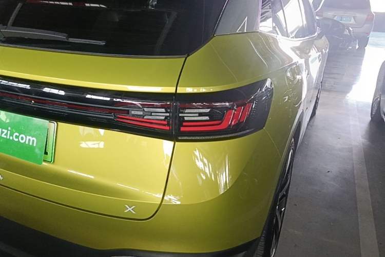 Used Volkswagen ID.4 X 2021 Prime Kinergy Four-Wheel Drive Edition Right Rear Taillight