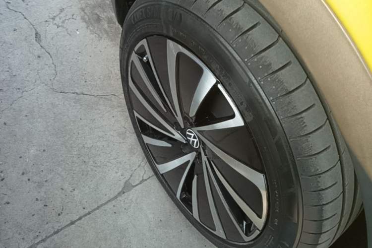 Used Volkswagen ID.4 X 2021 Pro Smart Long-Range Edition Right Rear Wheel Hub