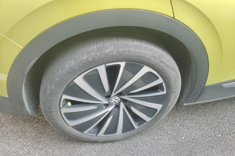 Used Volkswagen ID.4 X 2021 Pro Smart Long-Range Edition Right Rear Wheel Hub