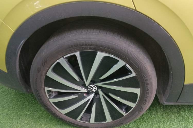 Used Volkswagen ID.4 X 2021 Pro Smart Long-Range Edition Right Rear Wheel Hub