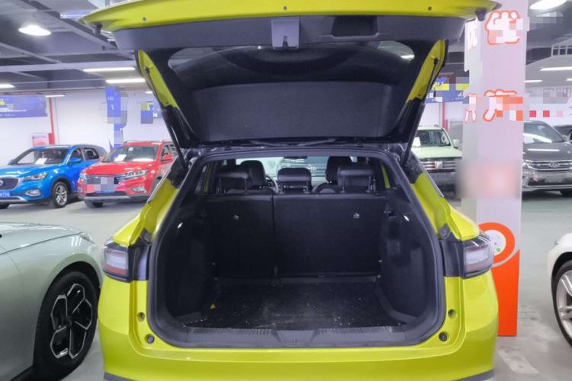 Used Volkswagen ID.4 X 2021 Pure Edition Trunk