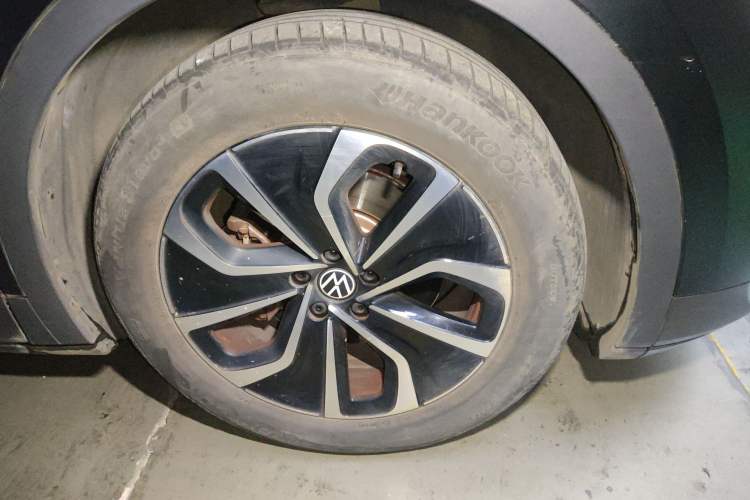 Used Volkswagen ID.4 X 2022 Pure Smart Edition Right Front Wheel Hub