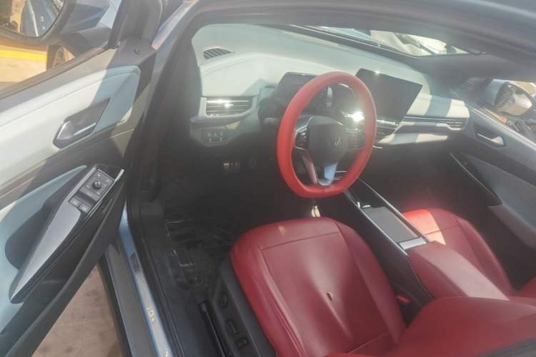 Used Volkswagen ID.4 X 2022 Pure Long-Range Version Driver Seat