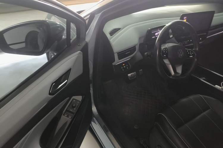 Used Volkswagen ID.4 X 2022 Pure Long-Range Version Driver Seat