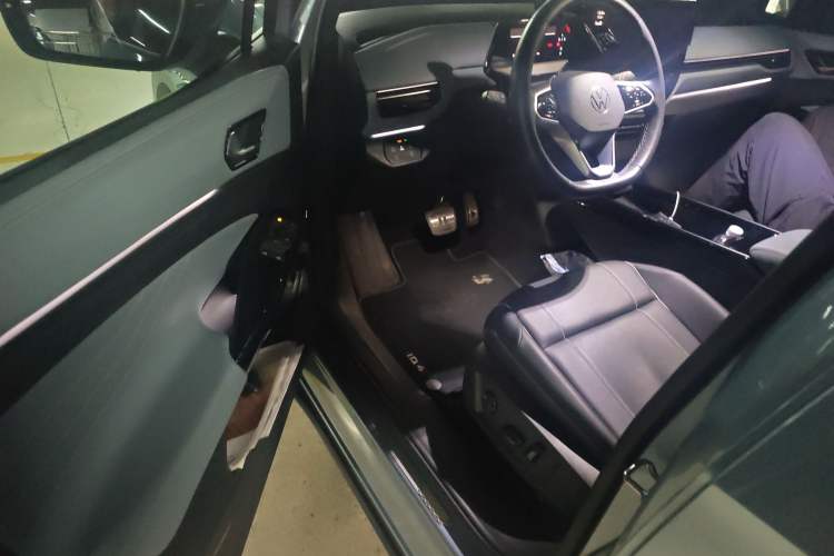 Used Volkswagen ID.4 X 2022 Pure Smart Edition Driver Seat