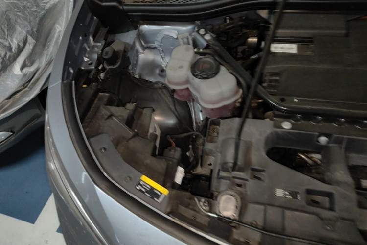 Used Volkswagen ID.4 X 2022 Intelligent Long-Range Version Engine Bay Right