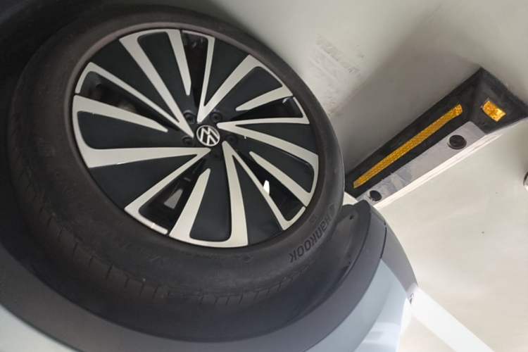 Used Volkswagen ID.4 X 2022 Pure Long-Range Version Exterior 4