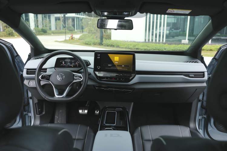 Used Volkswagen ID.4 X 2022 Pure Smart Edition Interior 1
