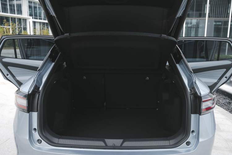 Used Volkswagen ID.4 X 2022 Pure Smart Edition Interior 8