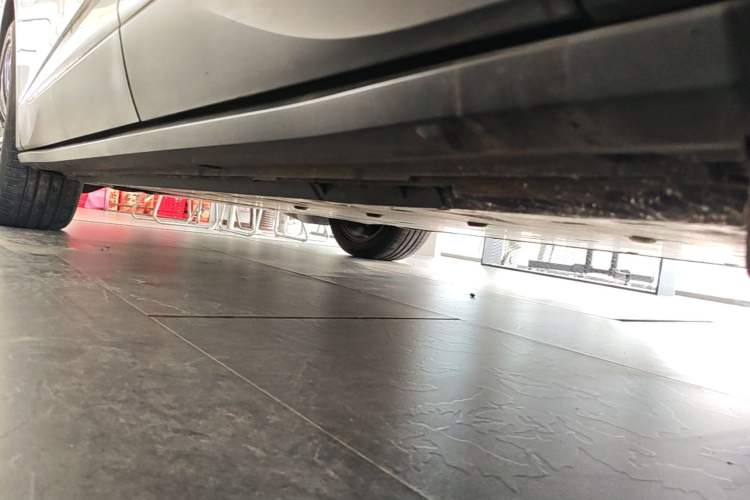 Used Volkswagen ID.4 X 2022 Intelligent Long-Range Version Left Side Sill
