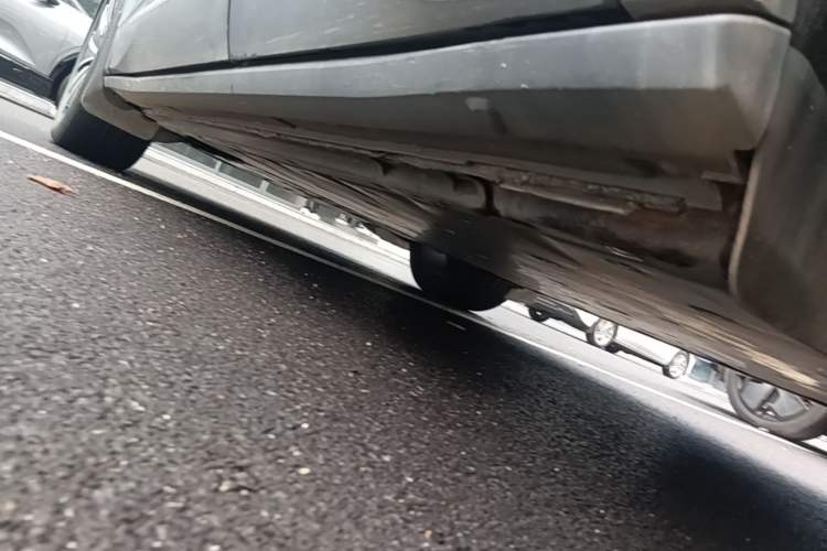 Used Volkswagen ID.4 X 2022 Intelligent Long-Range Version Left Side Sill
