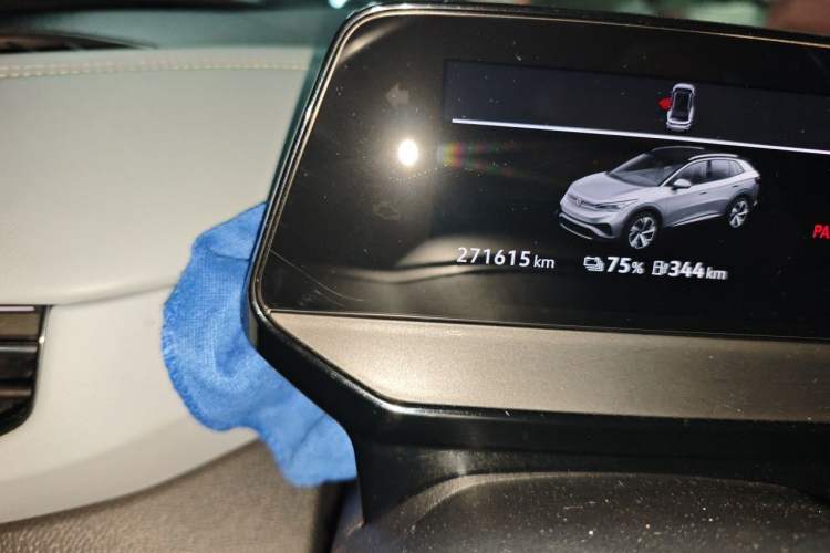 Used Volkswagen ID.4 X 2022 Intelligent Long-Range Version Odometer Close Up