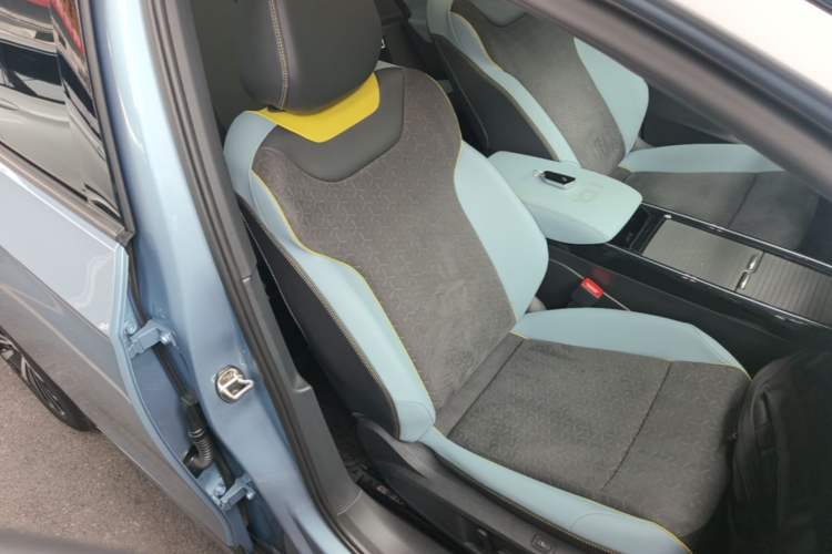 Used Volkswagen ID.4 X 2022 Intelligent Long-Range Version Right Front Seat