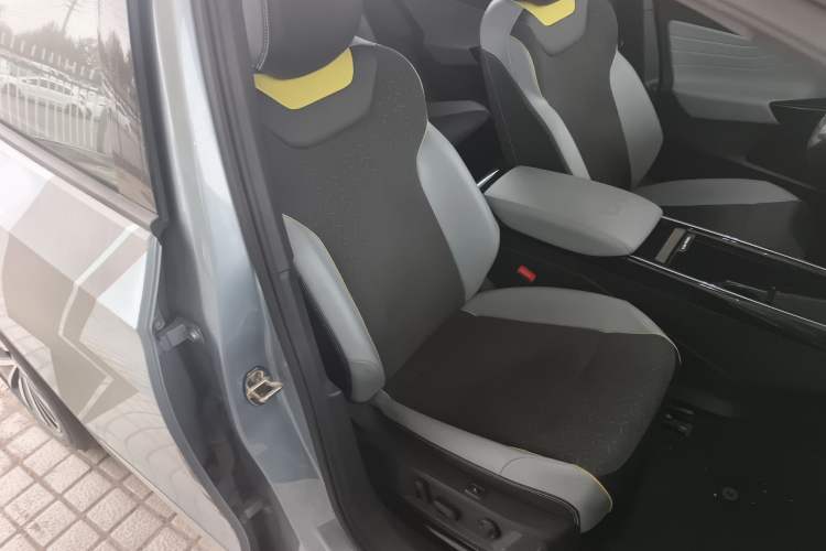 Used Volkswagen ID.4 X 2022 Intelligent Long-Range Version Right Front Seat