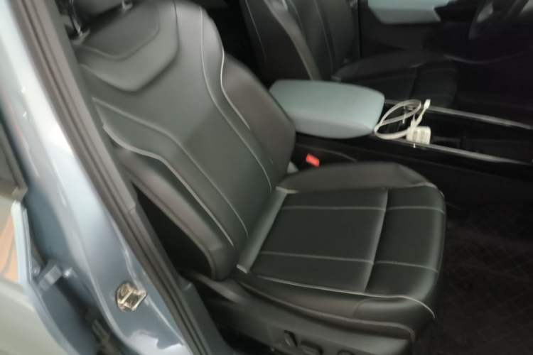 Used Volkswagen ID.4 X 2022 Pure Long-Range Version Right Front Seat