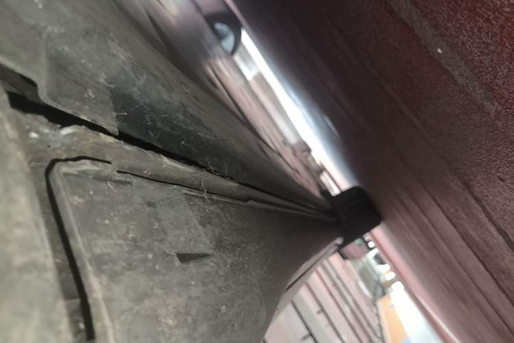 Used Volkswagen ID.4 X 2022 Intelligent Long-Range Version Right Side Sill