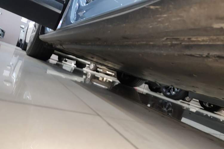 Used Volkswagen ID.4 X 2022 Smart Enjoyment Long-Range Edition Right Side Sill