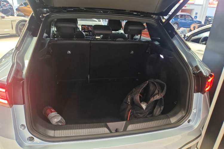 Used Volkswagen ID.4 X 2022 Pure Long-Range Version Trunk