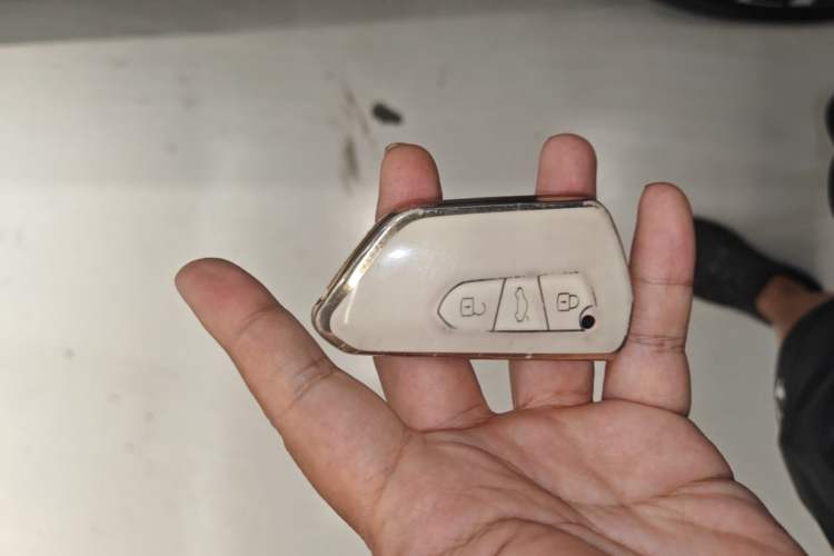 Used Volkswagen ID.4 X 2022 Pure Long-Range Version Vehicle Key