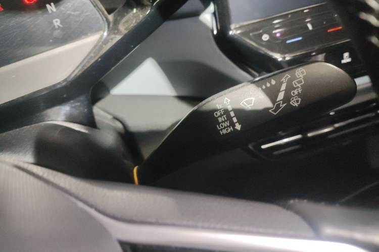 Used Volkswagen ID.4 X 2022 Pure Long-Range Version Gear Lever
