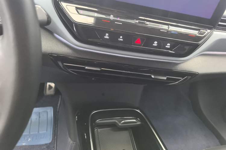 Used Volkswagen ID.4 X 2022 Pure Long-Range Version Audio And AC Panel