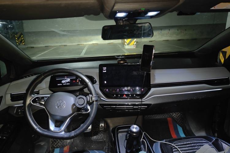 Used Volkswagen ID.4 X 2022 Pure Long-Range Version Center Console