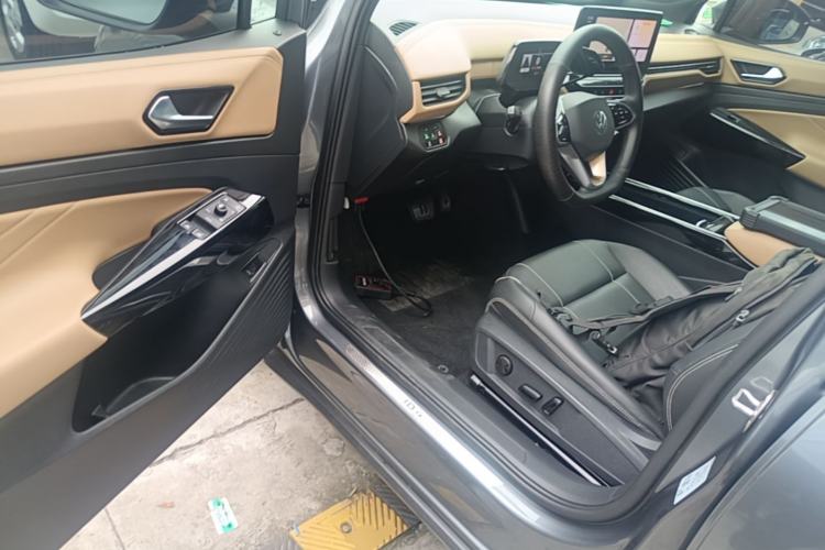 Used Volkswagen ID.4 X 2022 Pure Long-Range Version Driver Seat