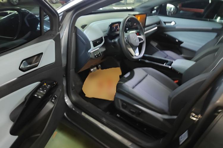 Used Volkswagen ID.4 X 2022 Pure Smart Edition Driver Seat