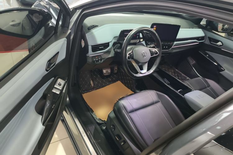 Used Volkswagen ID.4 X 2022 Pure Long-Range Version Driver Seat
