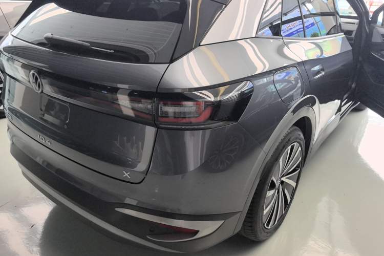 Used Volkswagen ID.4 X 2022 Pure Long-Range Version Exterior 3