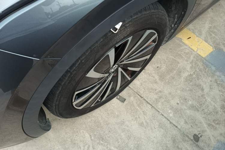 Used Volkswagen ID.4 X 2022 Pure Long-Range Version Exterior 4