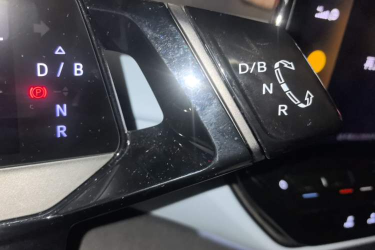 Used Volkswagen ID.4 X 2022 Pure Smart Edition Gear Lever
