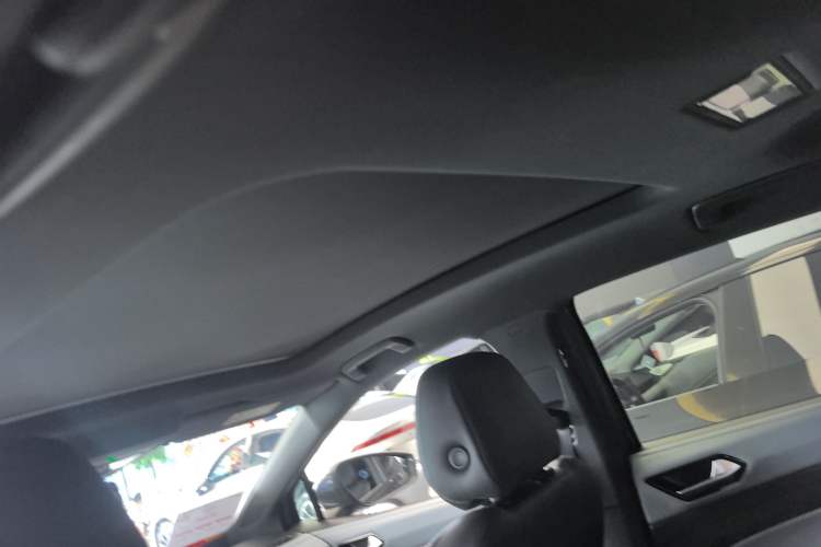 Used Volkswagen ID.4 X 2022 Pure Long-Range Version Headliner