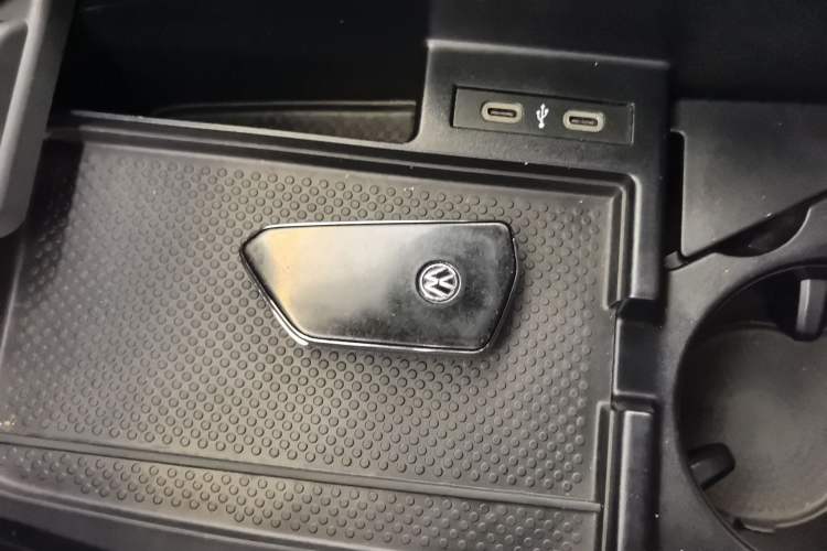 Used Volkswagen ID.4 X 2022 Pure Long-Range Version Interior 1