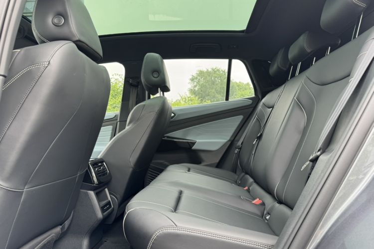 Used Volkswagen ID.4 X 2022 Pure Smart Edition Interior 3