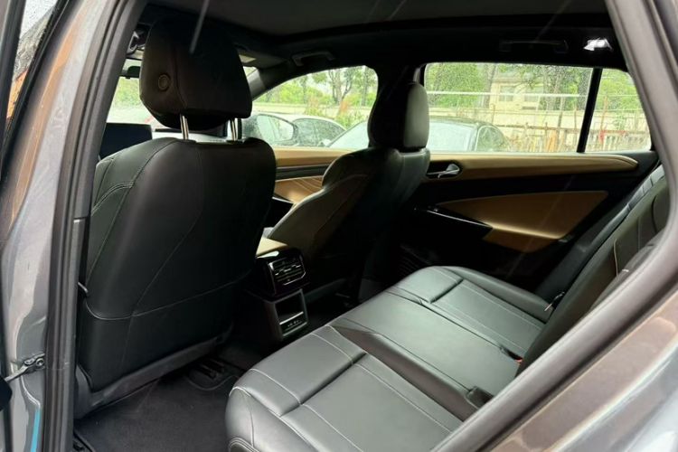 Used Volkswagen ID.4 X 2022 Pure Long-Range Version Interior 3