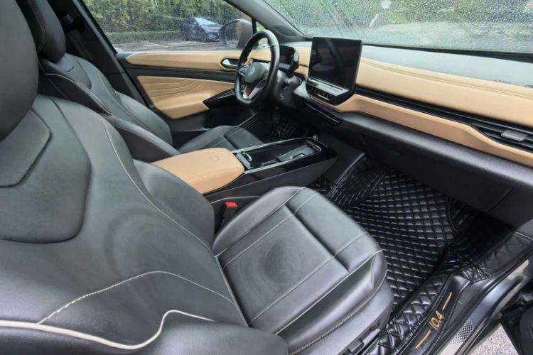 Used Volkswagen ID.4 X 2022 Pure Long-Range Version Interior 4