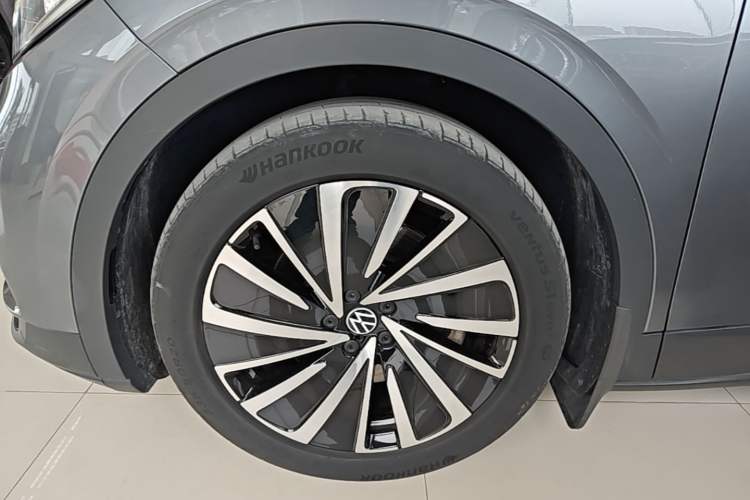 Used Volkswagen ID.4 X 2022 Pure Long-Range Version Left Front Wheel Hub