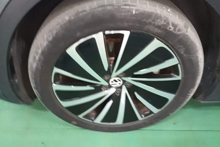Used Volkswagen ID.4 X 2022 Pure Long-Range Version Left Front Wheel Hub