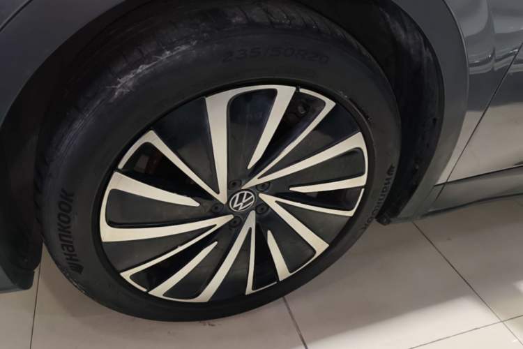 Used Volkswagen ID.4 X 2022 Pure Long-Range Version Left Front Wheel Hub